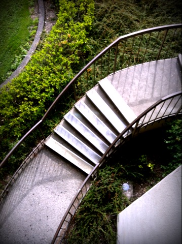 A picture of stairs from top view